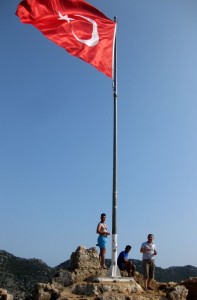 12_simena_kalesi_bayrak_diregi