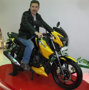 13_eurasia_moto_bike_expo_2014_sari_apache