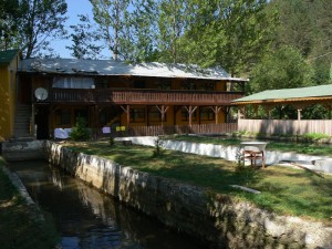 alabalık havuzları