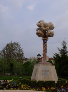 taşköprü sarımsak heykeli